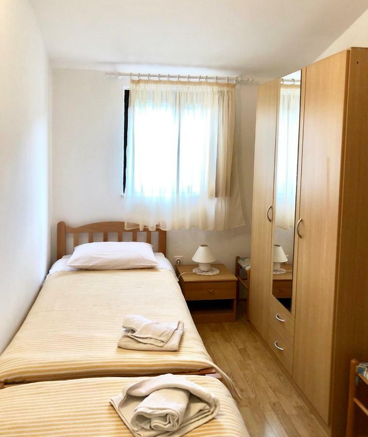 Apartments Ema Sali Ngoại thất bức ảnh