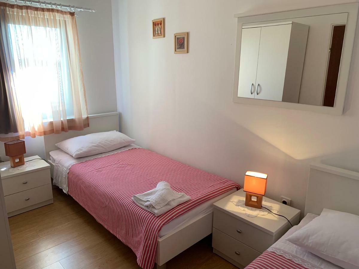 Apartments Ema Sali Ngoại thất bức ảnh